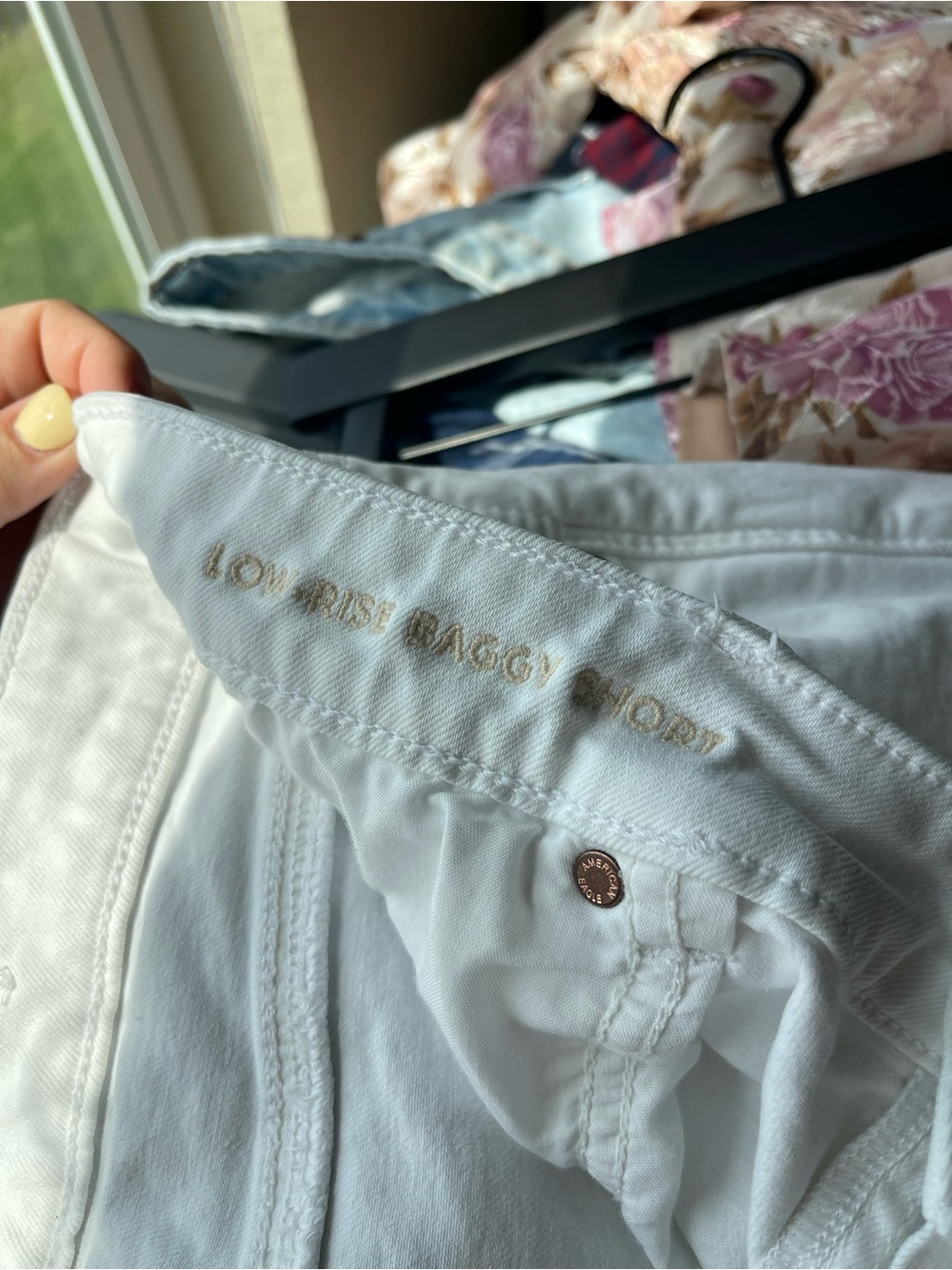American Eagle Low Rise Baggy Loose Shorts Size 12 - Picture 8 of 9